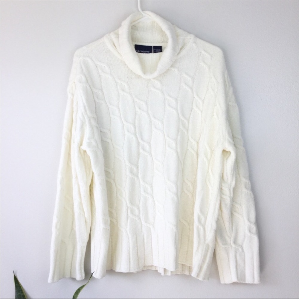 Cream oversized chunky cable knit sweater size L